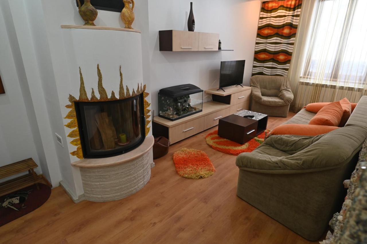 Apartament Camelia เปโตรชานิ ภายนอก รูปภาพ