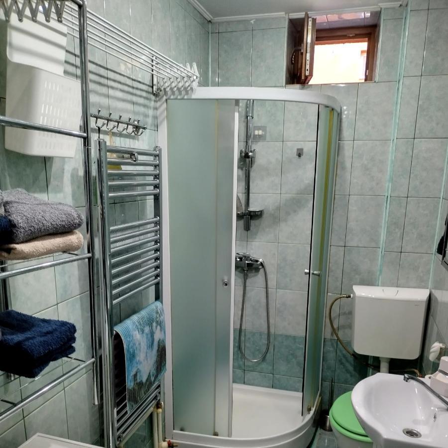 Apartament Camelia เปโตรชานิ ภายนอก รูปภาพ